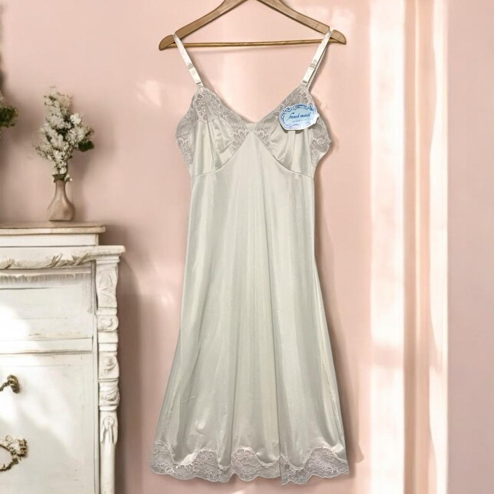 NWT Vintage French Maid Full Length Slip in Ivory & Pale Pink | Size 36